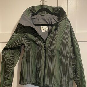 Burton woman’s gore Tex coat